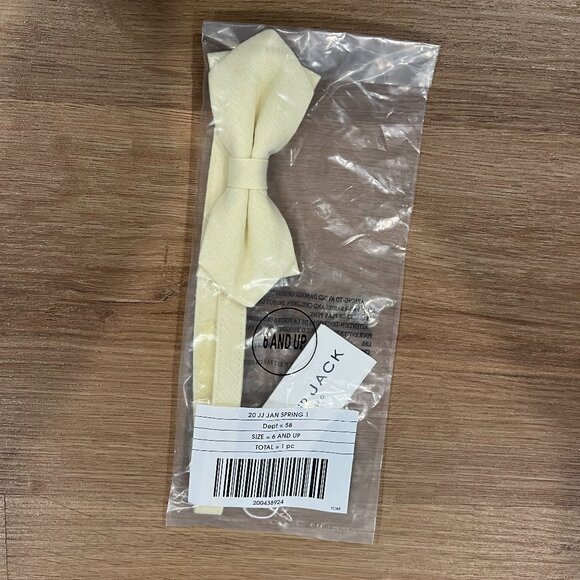 NWT Janie and Jack Pale Yellow Linen Bow Tie Velcro Size 6 and Up - Picture 2 of 3
